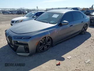 2023 BMW 7 Series 760i xDrive с VIN WBA33EJ07PCM90605, выставлен на аукционе IAAI как лот 41577454 с пробегом 30 241 миль миль и . История ставок и продаж доступна на DreamBid. Изображение 2.