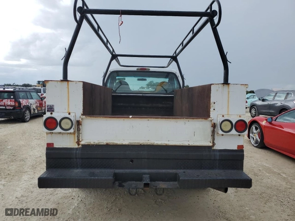2006 Ford Super Duty F-250 XL with VIN 1FTNF20586EA34615, listed as a Copart auction lot 80469854 with 181,289 mi miles and Non Repairable. Bid and sale history available at carsss.com. Image 6.
