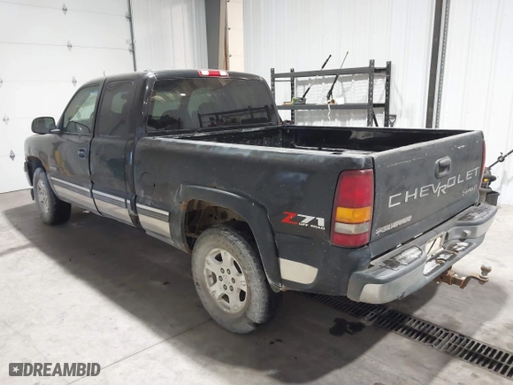 2001 Chevrolet Silverado 1500 LT with VIN 2GCEK19T111382113, listed as a IAAI auction lot 41522971 with 301,448 mi miles. Bid and sale history available at carsss.com. Image 3.