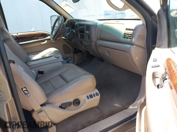 2002 Ford Excursion Limited z VIN 1FMNU43S72EA30242, wystawiony jako IAAI lot #42604414 z przebiegiem 209 106 mil mil oraz . Historia ofert i sprzedaży dostępna na DreamBid. Obrazek 5.