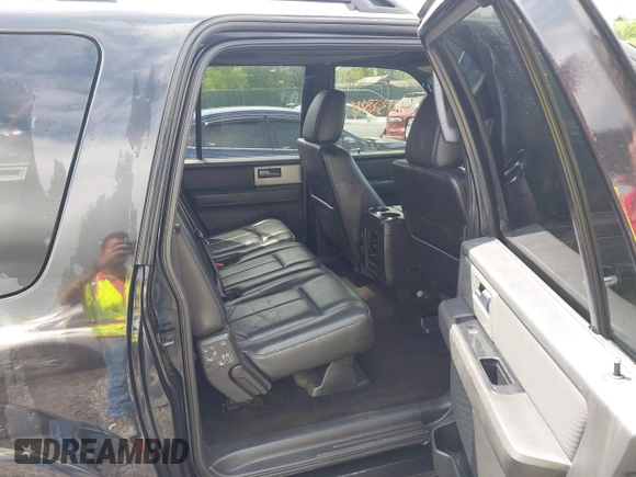 2014 Ford Expedition Max Limited z VIN 1FMJK2A50EEF40586, wystawiony jako IAAI lot #42132824 z przebiegiem 252 528 mil mil oraz . Historia ofert i sprzedaży dostępna na DreamBid. Obrazek 8.