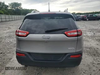 2017 Jeep Cherokee Latitude z VIN 1C4PJLCB6HW507679, wystawiony jako Copart lot #59638945 z przebiegiem 102 853 mil mil oraz Szkoda całkowita • Salvage title. Historia ofert i sprzedaży dostępna na DreamBid. Obrazek 6.