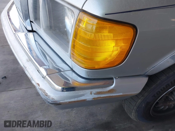 1983 Mercedes-Benz 300 SD z VIN WDBCB20A8DB035826, wystawiony jako IAAI lot #42420681 z przebiegiem 265 601 mil mil oraz . Historia ofert i sprzedaży dostępna na DreamBid. Obrazek 6.