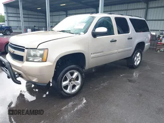 2007 Chevrolet Suburban LT with VIN 3GNFC16J37G246867, listed as a IAAI auction lot 42071082 with 192,175 mi miles. Bid and sale history available at carsss.com. Image 2.