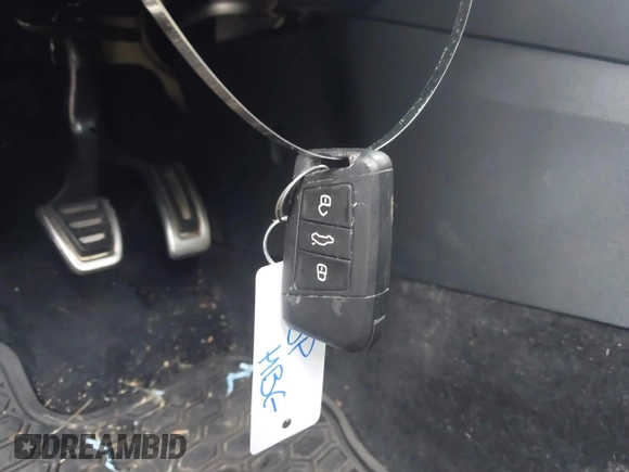 2020 Volkswagen Jetta GLI S z VIN 3VW5T7BU9LM091404, wystawiony jako IAAI lot #42300830 z przebiegiem 46 851 mil mil oraz . Historia ofert i sprzedaży dostępna na DreamBid. Obrazek 11.