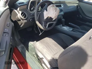 2014 Chevrolet Camaro LS z VIN 2G1FA1E39E9250861, wystawiony jako Copart lot #51829455 z przebiegiem 143 205 mil mil oraz Czysty tytuł • Clean title. Historia ofert i sprzedaży dostępna na DreamBid. Obrazek 8.