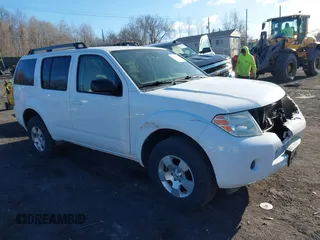 2011 Nissan Pathfinder Silver z VIN 5N1AR1NB0BC607331, wystawiony jako IAAI lot #41891162 z przebiegiem 155 954 mil mil oraz . Historia ofert i sprzedaży dostępna na DreamBid. Obrazek 1.