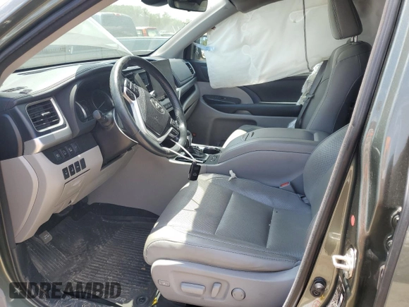 2018 Toyota Highlander Limited с VIN 5TDDZRFH7JS841952, выставлен на аукционе Copart как лот 56663945 с пробегом 50 489 миль миль и Списание • Salvage title. История ставок и продаж доступна на DreamBid. Изображение 7.