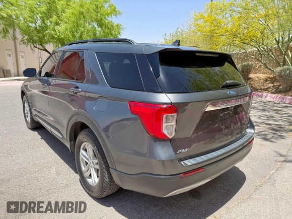 2020 Ford Explorer XLT z VIN 1FMSK8DH5LGB74302, wystawiony jako Copart lot #58030415 z przebiegiem 127 161 mil mil oraz Szkoda całkowita • Salvage title. Historia ofert i sprzedaży dostępna na DreamBid. Obrazek 3.