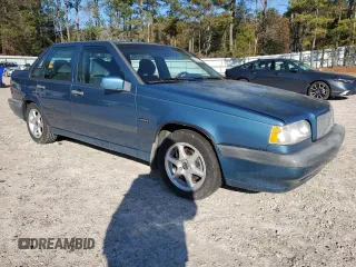 1997 Volvo S70 z VIN YV1LS5547V2378449, wystawiony jako Copart lot #82469184 z przebiegiem 77 981 mil mil oraz Tytuł czysty. Historia ofert i sprzedaży dostępna na DreamBid. Obrazek 4.