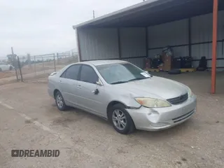 2004 Toyota Camry LE with VIN 4T1BF32K24U071685, listed as a IAAI auction lot 41903683 with 290,988 mi miles. Bid and sale history available at carsss.com. Image 1.