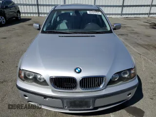 2003 BMW 3 Series 325i with VIN WBAEV33423KL85476, listed as a Copart auction lot 62429495 with 153,960 mi miles and Clean title. Bid and sale history available at DreamBid. Image 5.