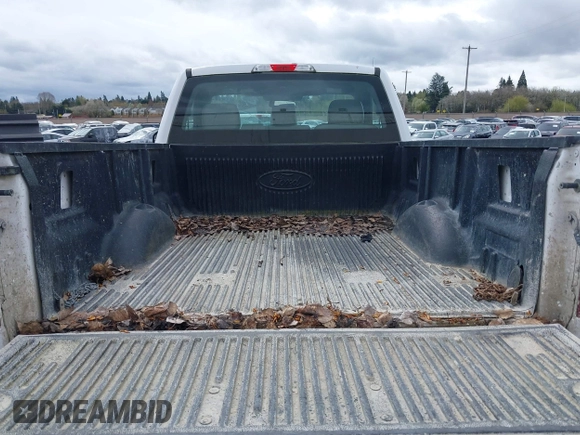 2017 Ford F-150 XL with VIN 1FTMF1C86HKD60722, listed as a IAAI auction lot 41921827 with 125,622 mi miles. Bid and sale history available at carsss.com. Image 8.