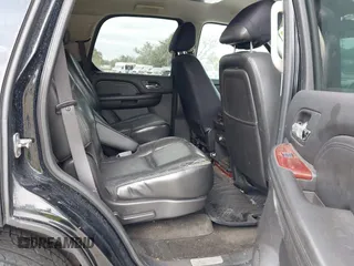2008 Cadillac Escalade with VIN 1GYEC63888R129574, listed as a IAAI auction lot 41597502 with 274,518 mi miles. Bid and sale history available at carsss.com. Image 8.