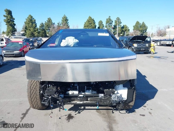 2024 Tesla Cybertruck with VIN 7G2CEHED8RA041753, listed as a IAAI auction lot 41323617 with 386 mi miles. Bid and sale history available at carsss.com. Image 13.