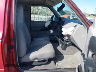 2000 Ford Ranger XL with VIN 1FTYR14V3YTA72602, listed as a IAAI auction lot 41984388 with 125,256 mi miles. Bid and sale history available at carsss.com. Image 5.