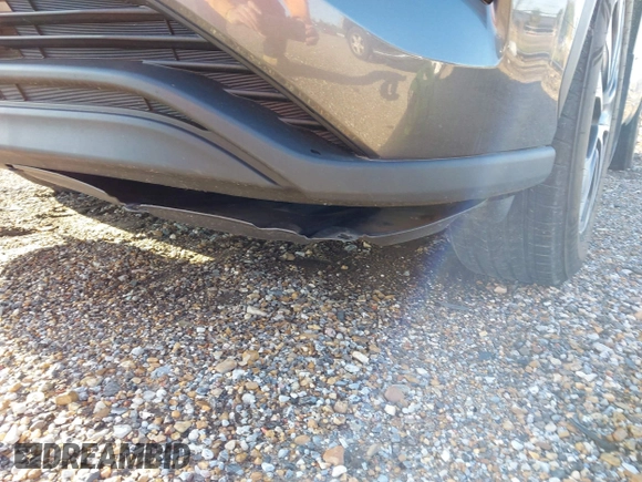2024 Toyota Highlander LE z VIN 5TDKDRAH0RS528587, wystawiony jako IAAI lot #42002196 z przebiegiem 9 363 mil mil oraz . Historia ofert i sprzedaży dostępna na DreamBid. Obrazek 18.