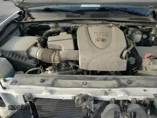 2022 Toyota Tacoma SR z VIN 3TYSZ5AN9NT062561, wystawiony jako Copart lot #53581755 z przebiegiem 61 401 mil mil oraz Szkoda całkowita • Salvage title. Historia ofert i sprzedaży dostępna na DreamBid. Obrazek 14.