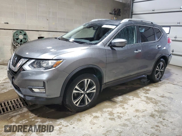 2020 Nissan Rogue SV z VIN JN8AT2MV6LW132988, wystawiony jako Copart lot #57816715 z przebiegiem 92 728 mil mil oraz Szkoda całkowita • Salvage title. Historia ofert i sprzedaży dostępna na DreamBid. Obrazek 1.