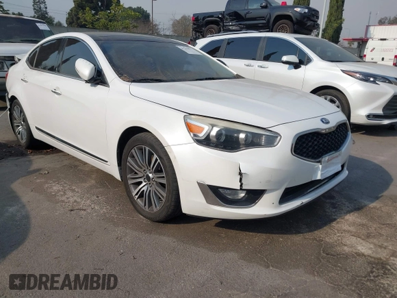 2015 Kia Cadenza Premium with VIN KNALN4D70F5196706, listed as a IAAI auction lot 41262917 with 189,340 mi miles. Bid and sale history available at carsss.com. Image 1.