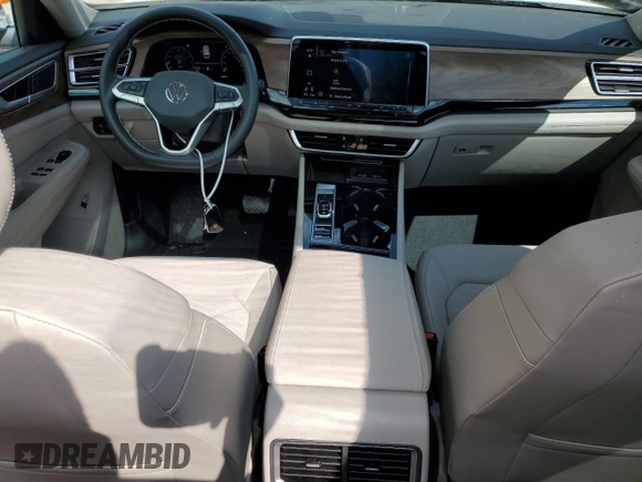 2024 Volkswagen Atlas SE with VIN 1V2KR2CA0RC551778, listed as a Copart auction lot 55583095 with 10,854 mi miles and Salvage title. Bid and sale history available at DreamBid. Image 8.