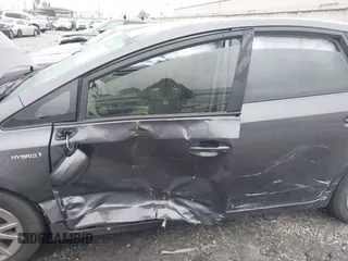 2017 Toyota Prius v Two with VIN JTDZN3EU6HJ069884, listed as a IAAI auction lot 41493416 with 37,716 mi miles. Bid and sale history available at carsss.com. Image 6.
