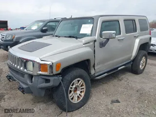 2007 Hummer H3 SUV with VIN 5GTDN13E878254575, listed as a IAAI auction lot 41861673 with 199,212 mi miles. Bid and sale history available at carsss.com. Image 2.