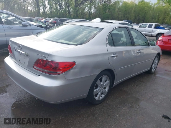2005 Lexus ES 330 with VIN JTHBA30G055064200, listed as a IAAI auction lot 42048923 with 257,946 mi miles. Bid and sale history available at carsss.com. Image 4.