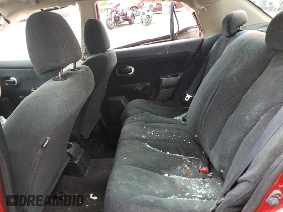 2011 Nissan Versa S z VIN 3N1BC1AP7BL463683, wystawiony jako Copart lot #57784065 z przebiegiem 110 937 mil mil oraz Szkoda całkowita • Salvage title. Historia ofert i sprzedaży dostępna na DreamBid. Obrazek 10.