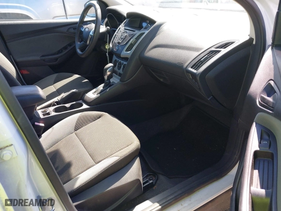 2012 Ford Focus SE with VIN 1FAHP3K25CL122733, listed as a IAAI auction lot 41836880 with 125,439 mi miles. Bid and sale history available at carsss.com. Image 5.