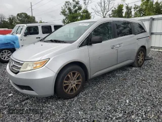 2013 Honda Odyssey EX z VIN 5FNRL5H4XDB071264, wystawiony jako Copart lot #59462415 z przebiegiem 194 588 mil mil oraz Czysty tytuł • Clean title. Historia ofert i sprzedaży dostępna na DreamBid. Obrazek 1.