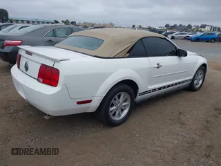 2007 Ford Mustang Deluxe z VIN 1ZVFT84N575265691, wystawiony jako IAAI lot #42385616 z przebiegiem 119 055 mil mil oraz . Historia ofert i sprzedaży dostępna na DreamBid. Obrazek 4.