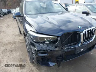 2022 BMW X5 xDrive40i z VIN 5UXCR6C0XN9J12212, wystawiony jako IAAI lot #41656748 z przebiegiem 30 740 mil mil oraz . Historia ofert i sprzedaży dostępna na DreamBid. Obrazek 6.