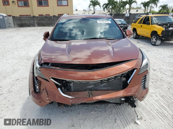 2019 Cadillac XT4 FWD Premium Luxury with VIN 1GYFZCR41KF183507, listed as a Copart auction lot 61581215 with 64,803 mi miles and Salvage title. Bid and sale history available at DreamBid. Image 5.