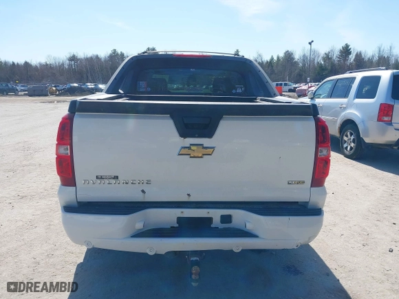 2007 Chevrolet Avalanche LTZ with VIN 3GNFK12347G281010, listed as a IAAI auction lot 42069798 with 203,042 mi miles. Bid and sale history available at carsss.com. Image 15.