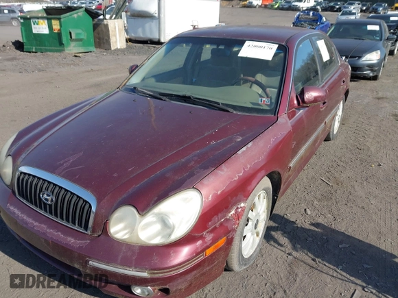 2002 Hyundai Sonata GLS with VIN KMHWF35H42A512538, listed as a IAAI auction lot 42000170 with 157,172 mi miles. Bid and sale history available at carsss.com. Image 6.
