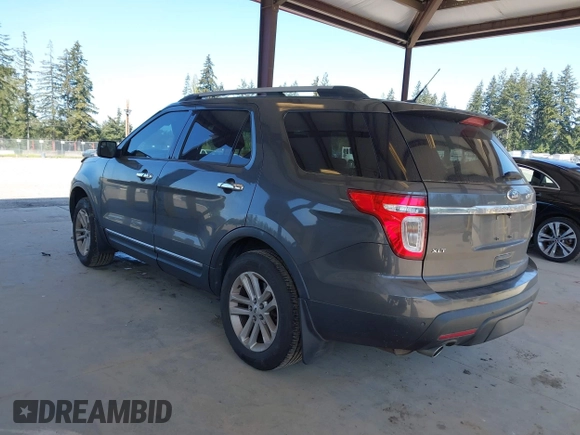 2015 Ford Explorer XLT with VIN 1FM5K8D89FGB99625, listed as a IAAI auction lot 42101023 with 136,624 mi miles and . Bid and sale history available at carsss.com. Image 3.