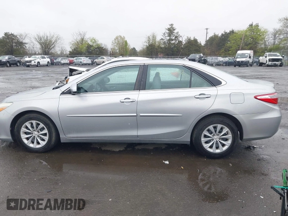2015 Toyota Camry XLE with VIN 4T4BF1FK2FR448135, listed as a IAAI auction lot 41965092 with 67,367 mi miles. Bid and sale history available at carsss.com. Image 14.