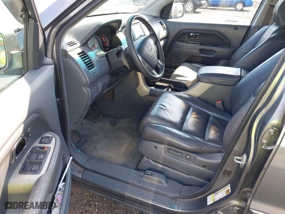 2008 Honda Pilot EX-L with VIN 5FNYF18518B023615, listed as a IAAI auction lot 41886360 with 175,549 mi miles. Bid and sale history available at carsss.com. Image 5.