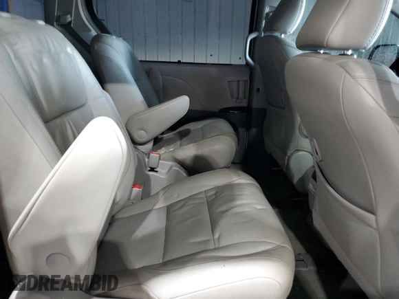 2018 Toyota Sienna XLE with VIN 5TDDZ3DC6JS193492, listed as a Copart auction lot 86548854 with 82,762 mi miles and Salvage Title. Bid and sale history available at carsss.com. Image 11.