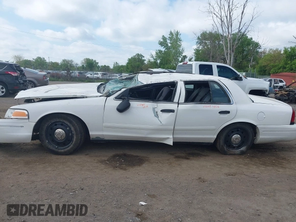 2008 Ford Police Interceptor z VIN 2FAFP71V68X141764, wystawiony jako IAAI lot #42268723 z przebiegiem Nie podano mil oraz . Historia ofert i sprzedaży dostępna na DreamBid. Obrazek 13.