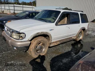 2000 Ford Explorer Eddie Bauer с VIN 1FMDU64EXYZA33959, выставлен на аукционе Copart как лот 80703974 с пробегом 181 523 миль миль и Списание • Salvage title. История ставок и продаж доступна на DreamBid. Изображение 1.