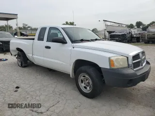 2006 Dodge Dakota ST with VIN 1D7HE22K96S611677, listed as a Copart auction lot 68558354 with 157,305 mi miles and Salvage Title. Bid and sale history available at carsss.com. Image 4.