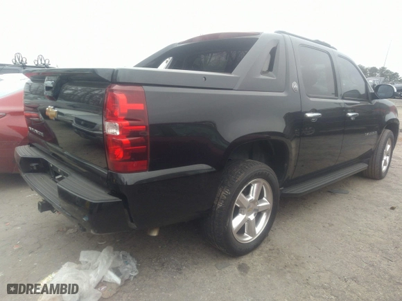 2013 Chevrolet Avalanche LS with VIN 3GNMCEE05DG364132, listed as a IAAI auction lot 41385609 with 144,007 mi miles. Bid and sale history available at carsss.com. Image 4.