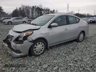 2015 Nissan Versa SV z VIN 3N1CN7AP9FL888202, wystawiony jako Copart lot #44639705 z przebiegiem 129 594 mil mil oraz Szkoda całkowita • Salvage title. Historia ofert i sprzedaży dostępna na DreamBid. Obrazek 1.