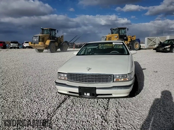 1994 Cadillac DeVille z VIN 1G6KD52B7RU290139, wystawiony jako Copart lot #46899465 z przebiegiem 133 110 mil mil oraz Czysty tytuł • Clean title. Historia ofert i sprzedaży dostępna na DreamBid. Obrazek 11.