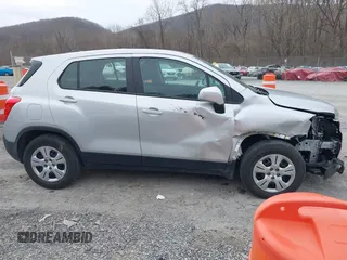 2015 Chevrolet Trax LS with VIN KL7CJKSB4FB129440, listed as a IAAI auction lot 41734339 with 37,772 mi miles. Bid and sale history available at carsss.com. Image 13.