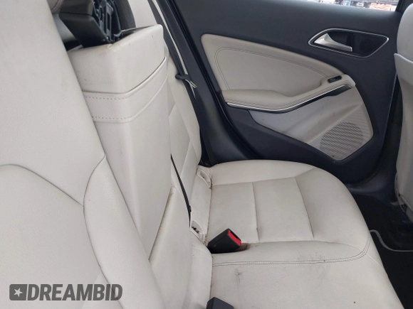 2016 Mercedes-Benz GLA 250 z VIN WDCTG4GB7GJ262782, wystawiony jako IAAI lot #39529296 z przebiegiem 115 446 mil mil oraz . Historia ofert i sprzedaży dostępna na DreamBid. Obrazek 8.