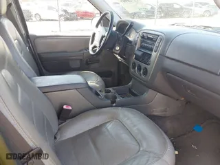 2005 Ford Explorer XLT with VIN 1FMZU73K45UA50767, listed as a IAAI auction lot 41728997 with NaN miles. Bid and sale history available at carsss.com. Image 5.