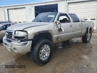 2005 GMC Sierra 2500HD SLE z VIN 1GTHK232X5F963644, wystawiony jako Copart lot #88040265 z przebiegiem 196 924 mil mil oraz Nie do naprawy • Non repairable. Historia ofert i sprzedaży dostępna na DreamBid. Obrazek 1.